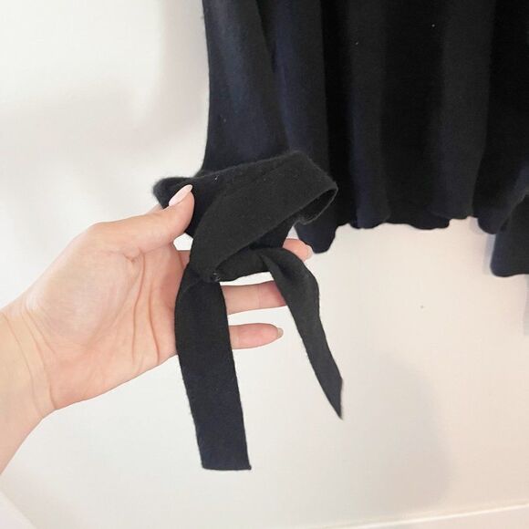 Theory Black Cashmere Cold Shoulder Long Sleeve Sweater Top Size Medium - Picture 4 of 9